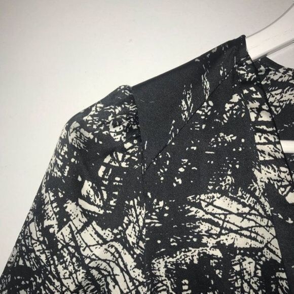 Le Chateau Long Sleeve Wrap Dress - Picture 7 of 9